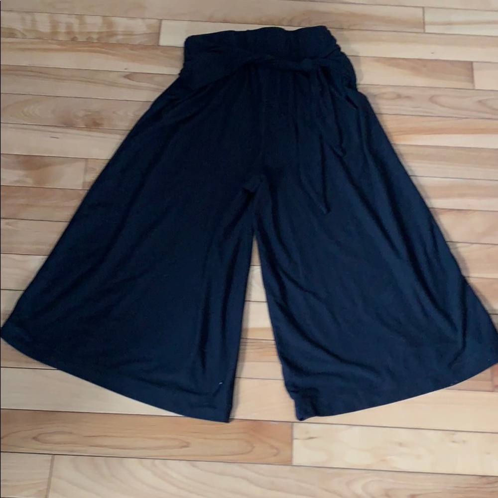 Girl’s Capri gauchos